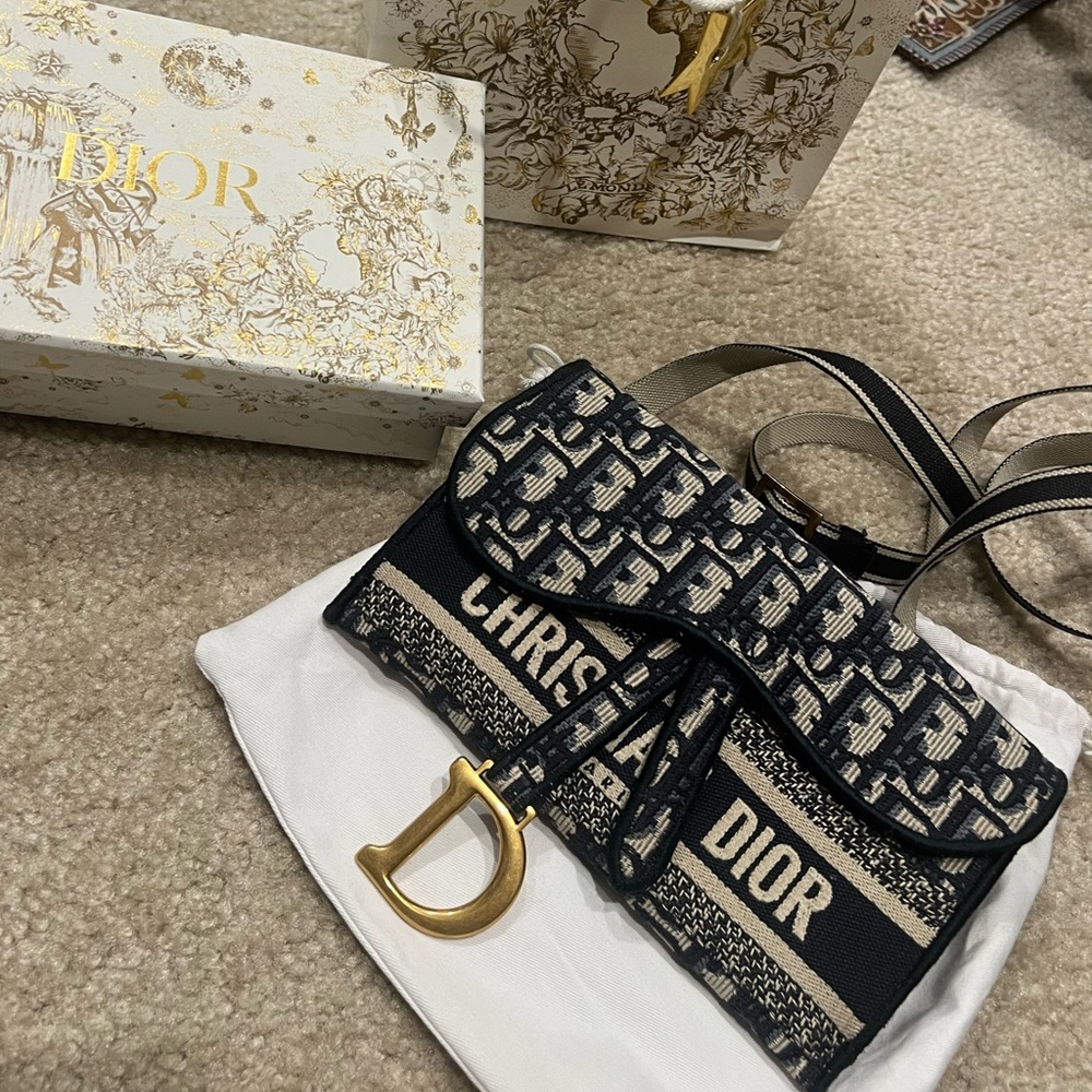 Christian Dior
Oblique Jacquard Saddle